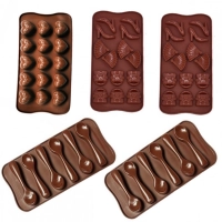 Kit com 5 Formas Silicone para Bombons Chocolate Formato Corao Colher Sapato Bolsa Leque