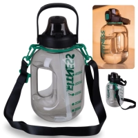 Garrafa de gua Fitness Squeeze 1,8 Lts com Trava Alas Ajustveis Suporta Celular Academia Esportiva Preta Mor