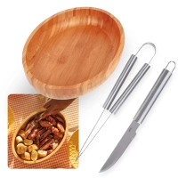 Kit para Churrasco 2 Peas Faca e Pegador em Ao Inox + Gamela Bandeja Oval em Bamboo 33cm X 23cm