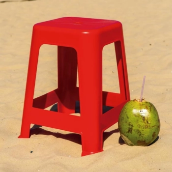 Kit 4 Unidades de Banquetas Plasticas Vermelha para Praia e Bar