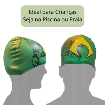 Kit Touca Infantil Personagem Aquaman Liga da Justia + Oculos de Natao com Protetor de Ouvido para Praia