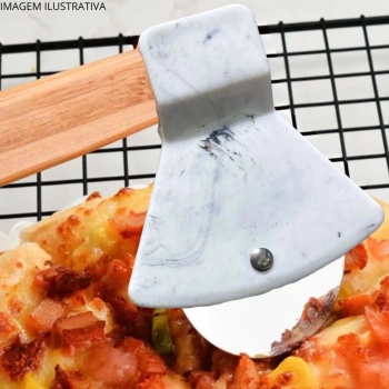Cortador de Pizza e Massas Carretilha Modelo Machado Marmorizado em Bambu